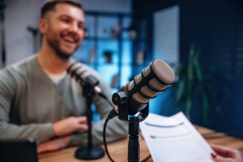 Podcast de marque : comment transformer 30 minutes d’écoute en vrai levier business ?